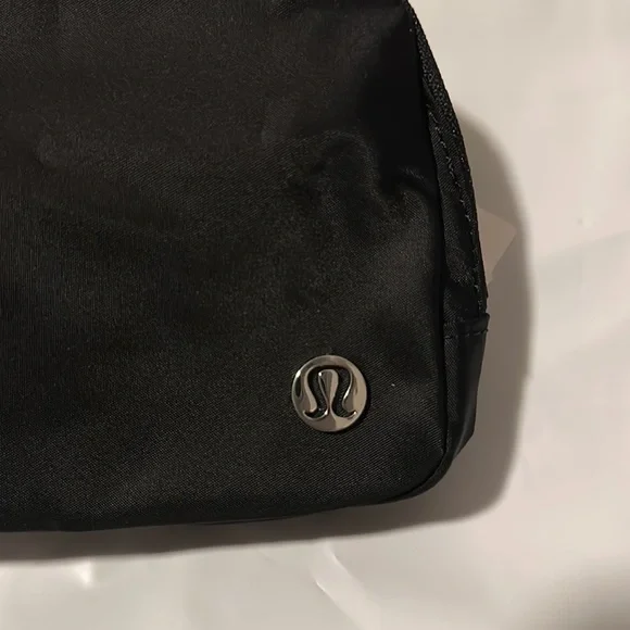 Lululemon everyday bag - Picture 3 of 7